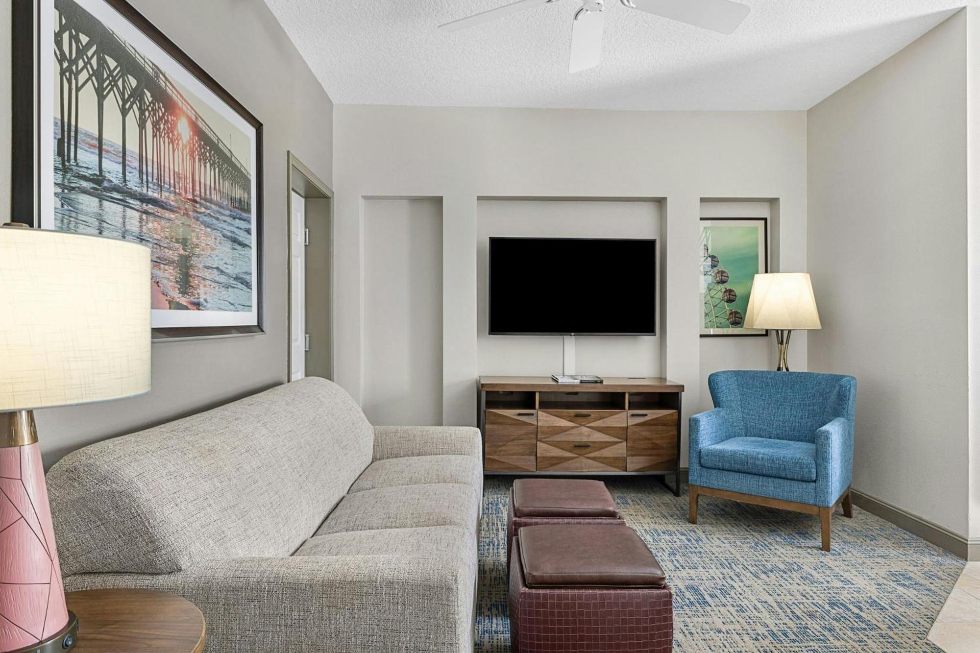 1 Bedroom Smaller Villa 1 Queen Sofa bed