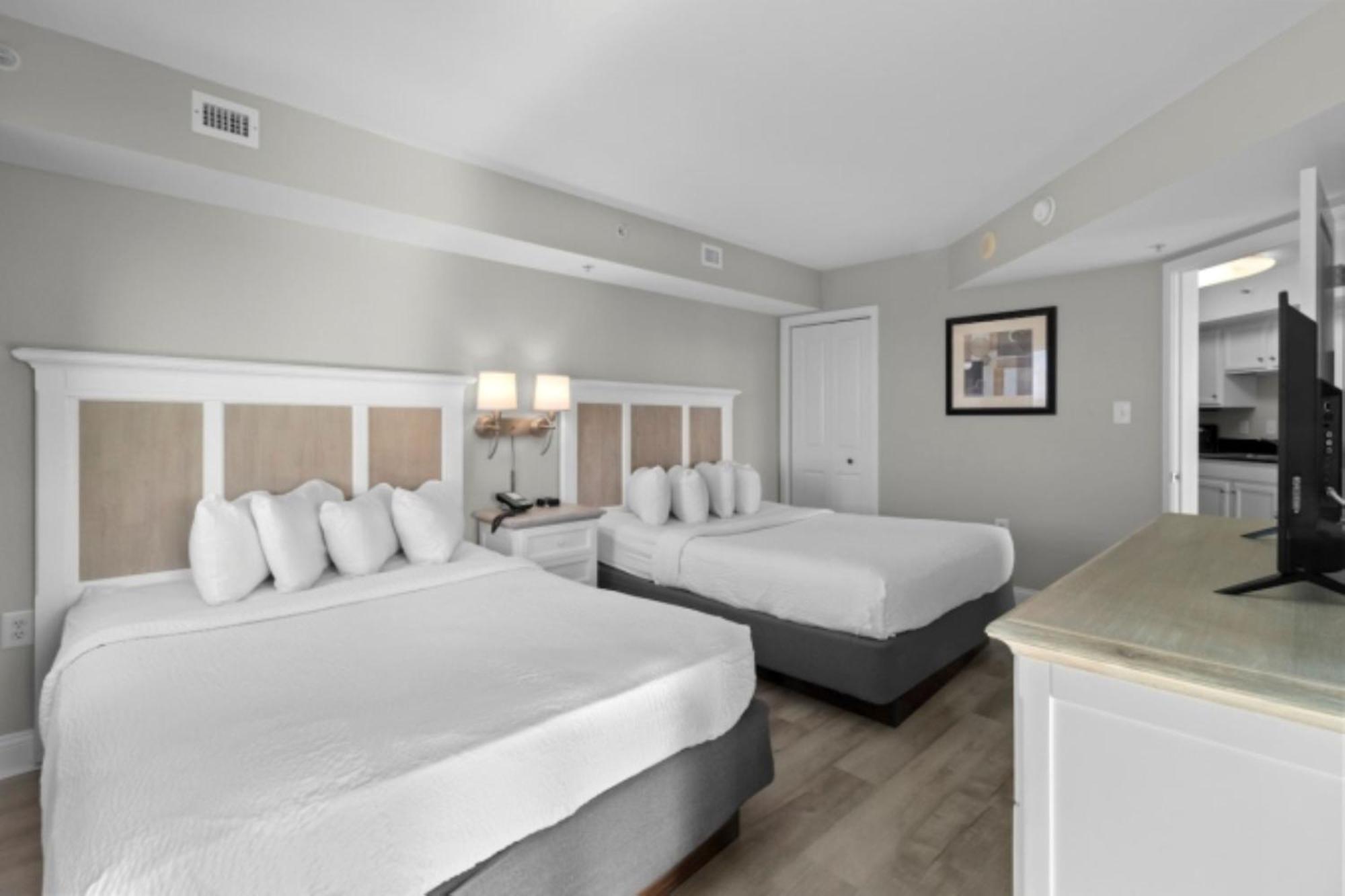Deluxe Queen Room