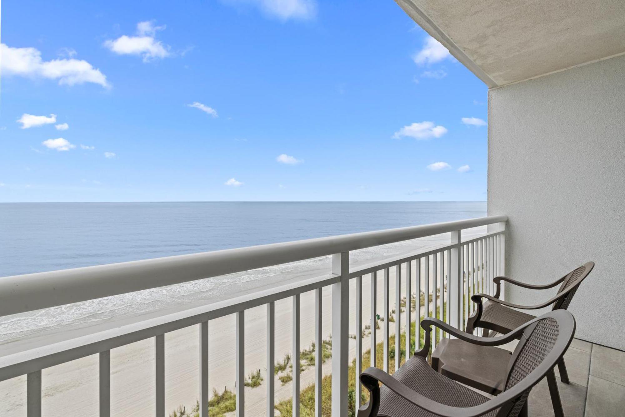 Oceanfront Deluxe One Bedroom King Condo