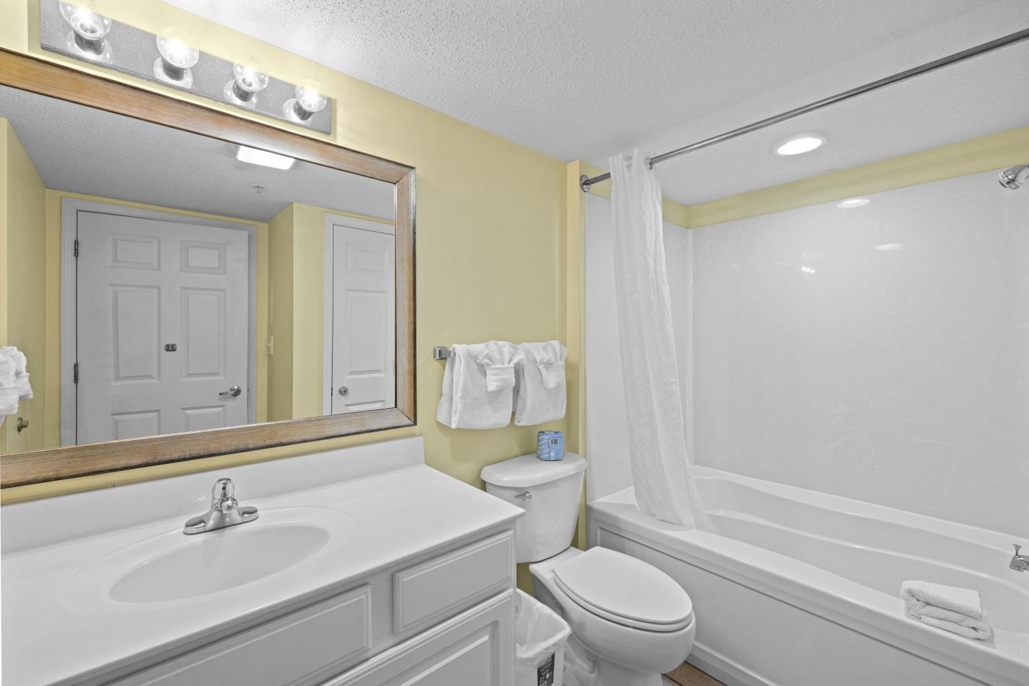 Oceanfront Deluxe One Bedroom King Condo