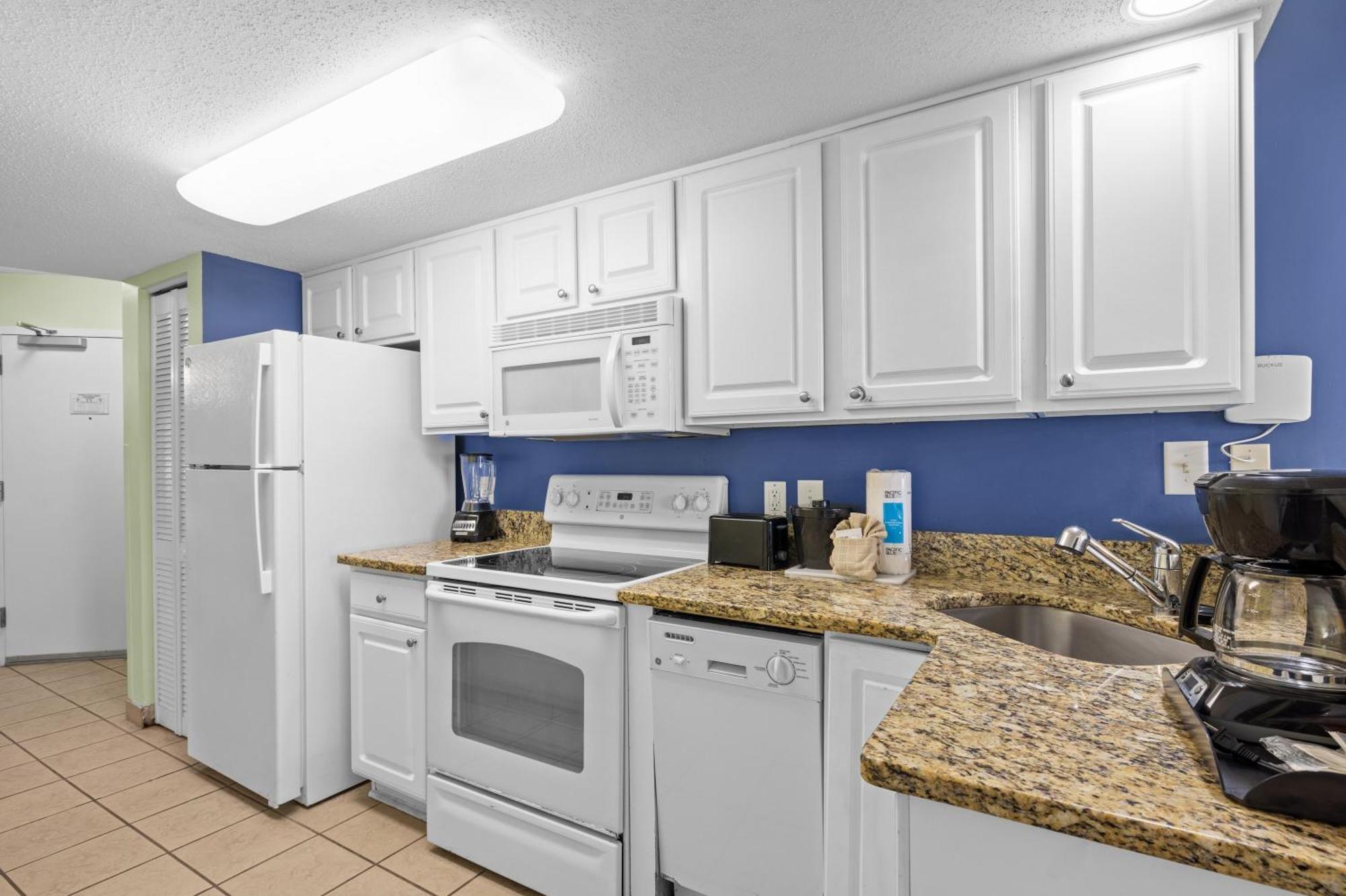 Oceanfront Deluxe One Bedroom Condo