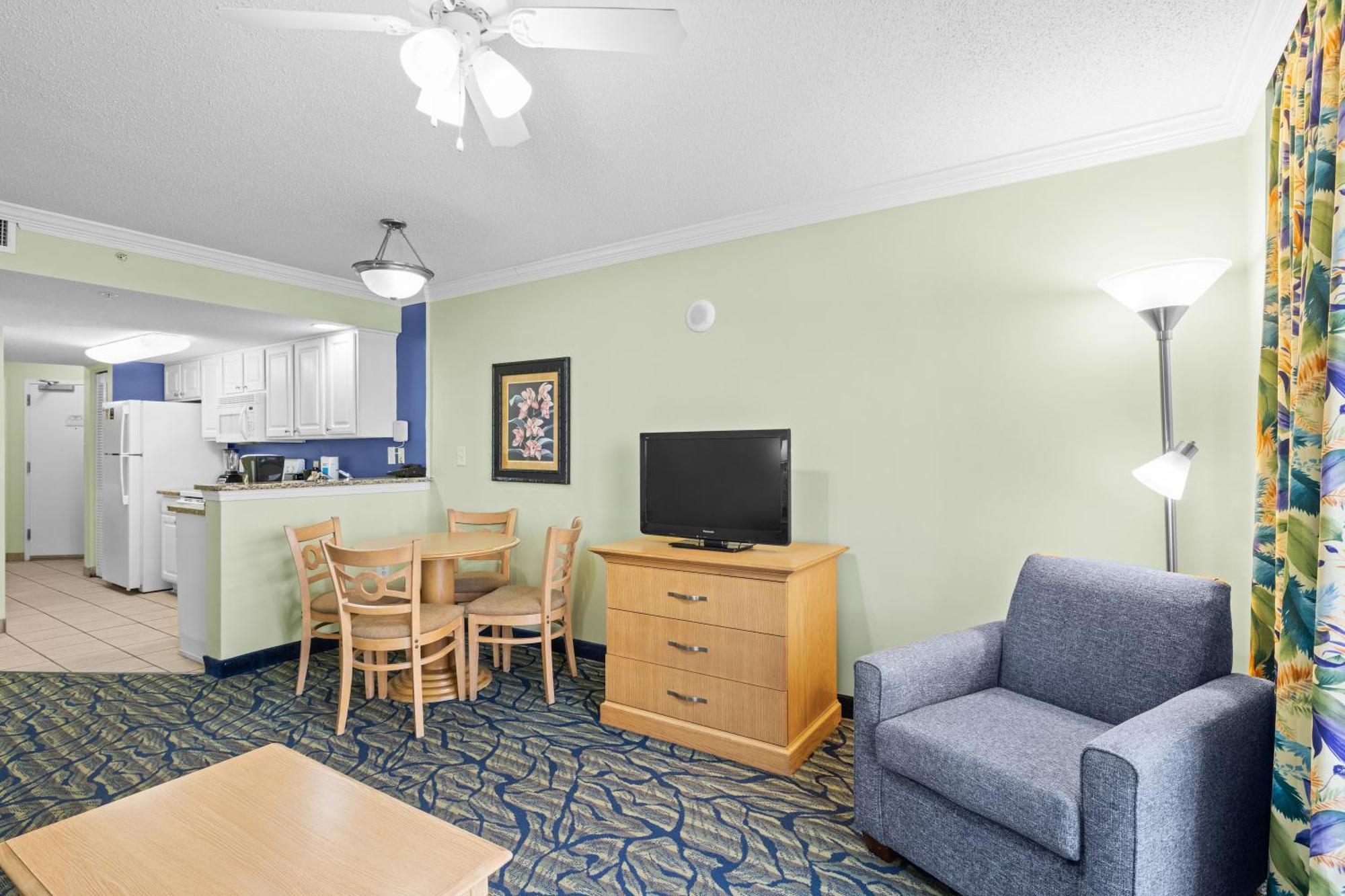 Oceanfront Deluxe One Bedroom Condo