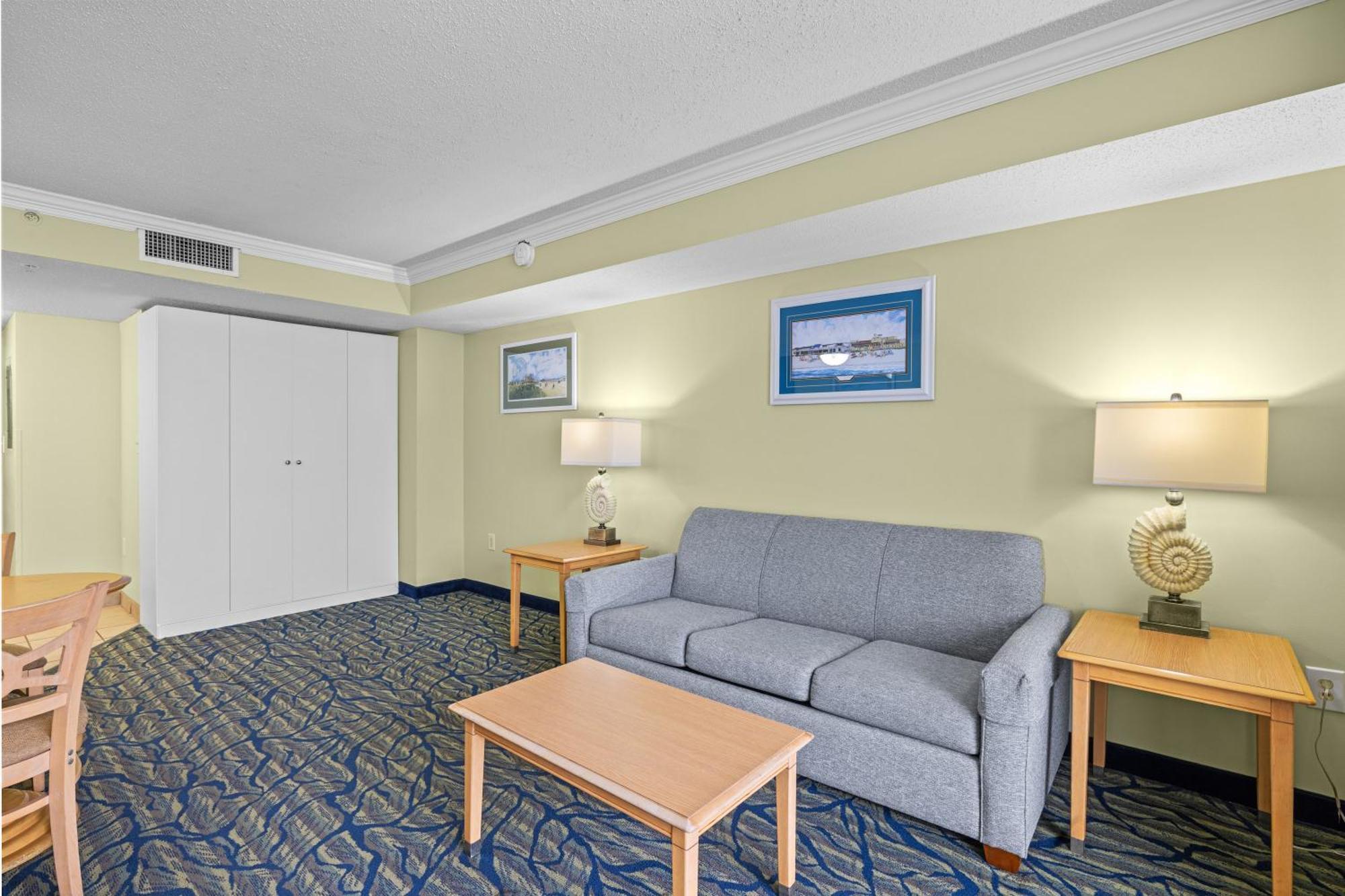 Oceanfront Deluxe One Bedroom King Condo