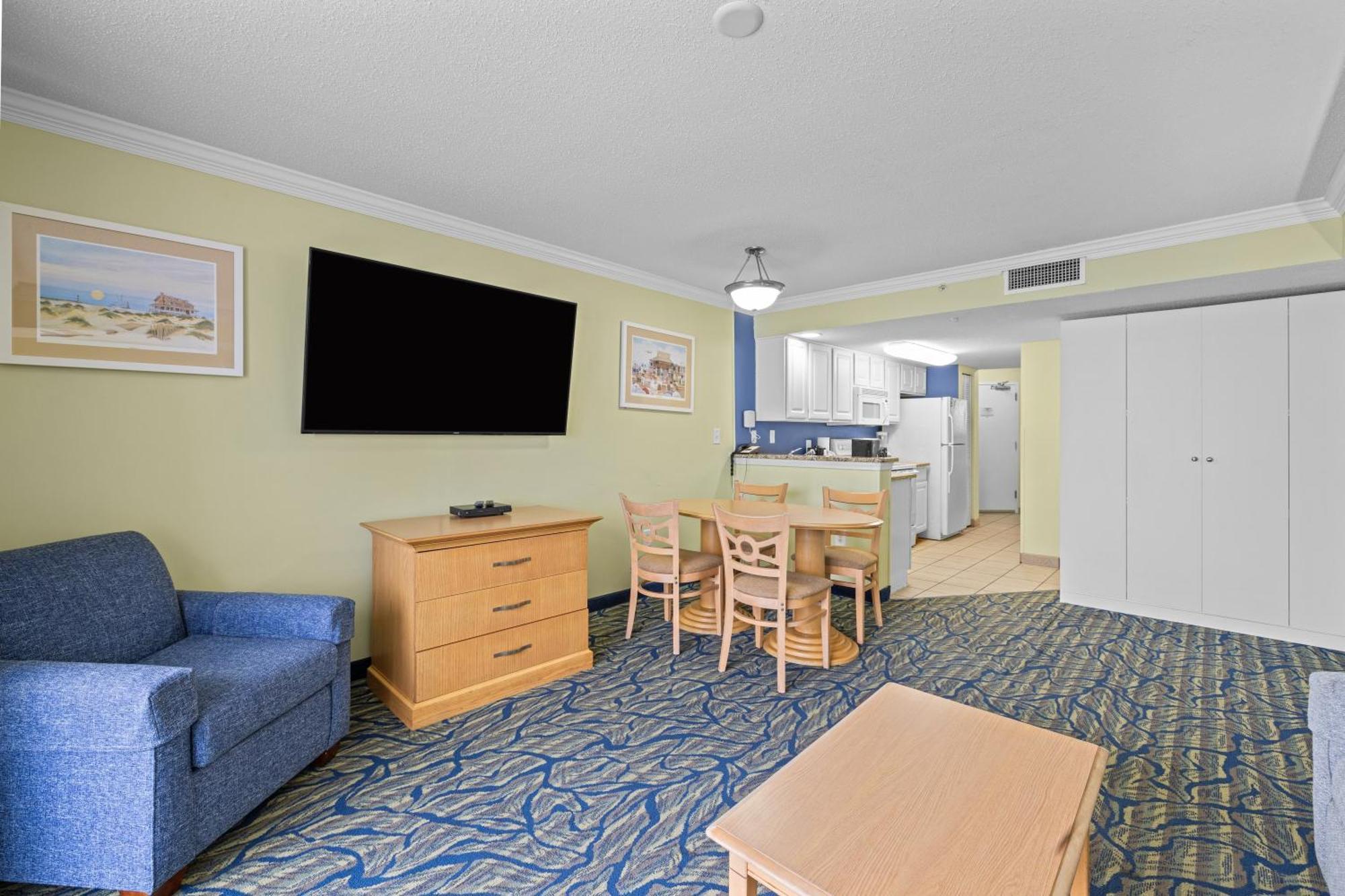 Oceanfront Deluxe One Bedroom King Condo