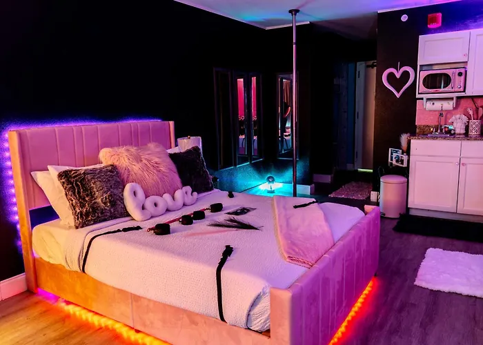 50 Shades Of Grey - Romance Suite! Couples Retreat 717 Myrtle Beach